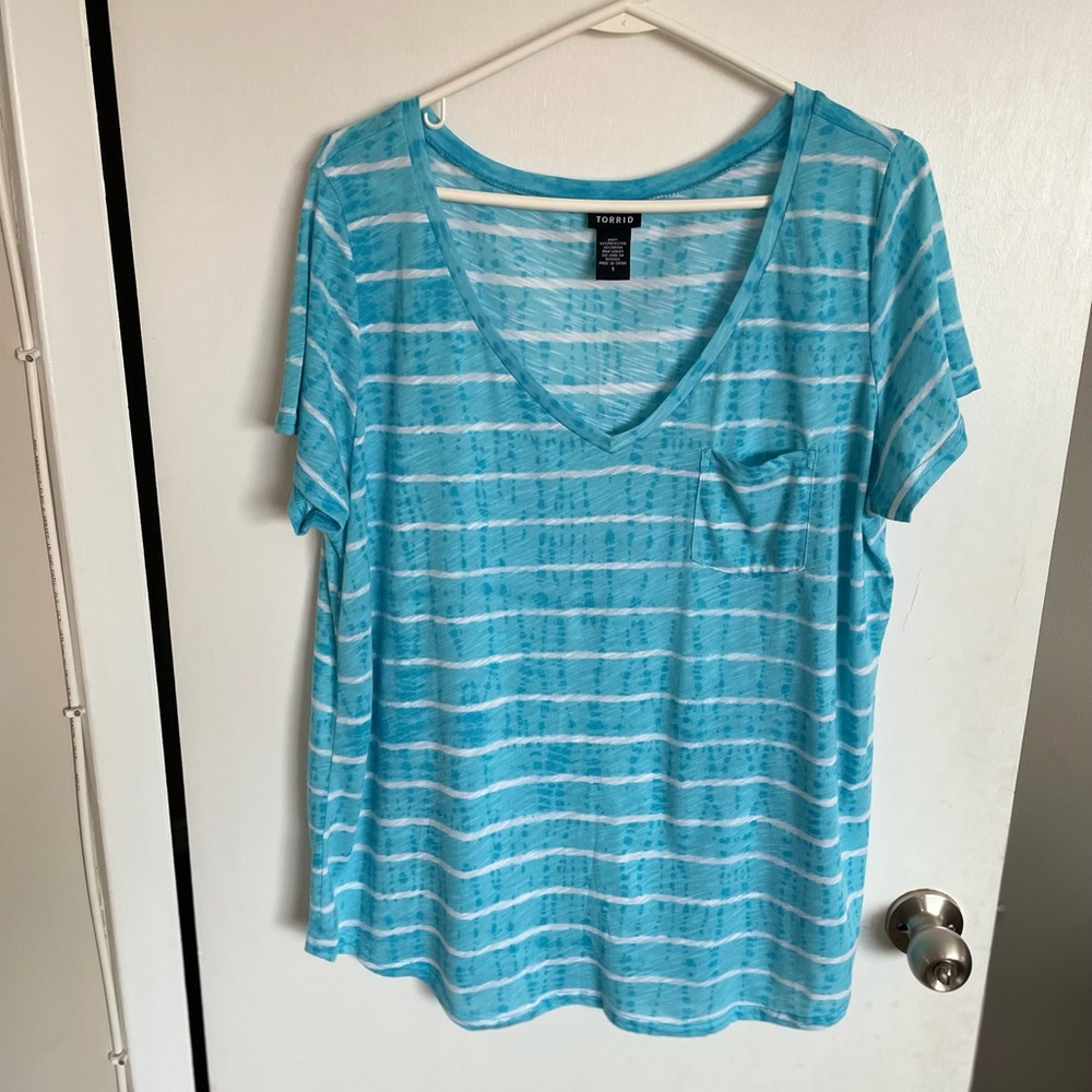 Torrid Soft Striped Toe Dye V-Neck T-Shirt - Size 1X - Picture 3 of 11